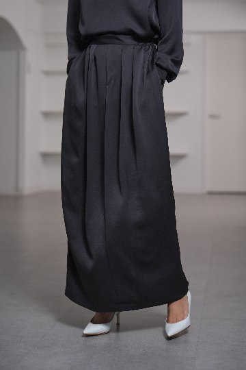 Lucia Satin Blackの画像