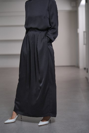Lucia Satin Blackの画像