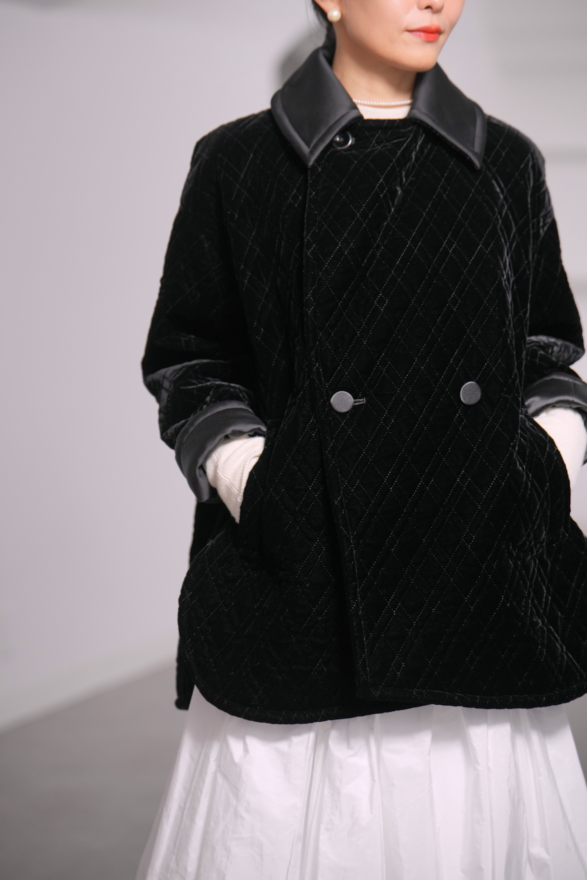 【12月中旬デリバリー予定】Seth Velvet Quilt Blackの画像