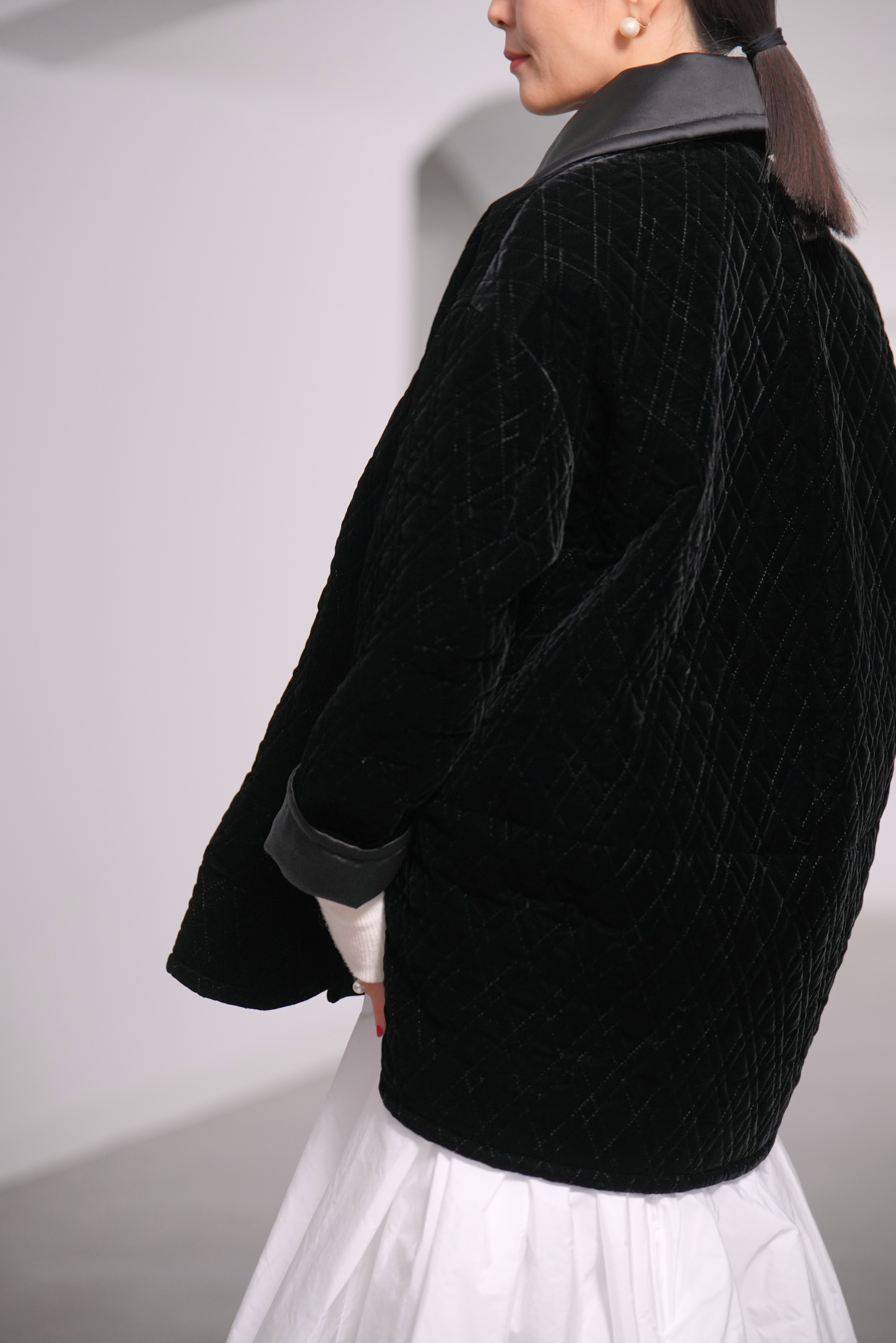 【12月中旬デリバリー予定】Seth Velvet Quilt Blackの画像