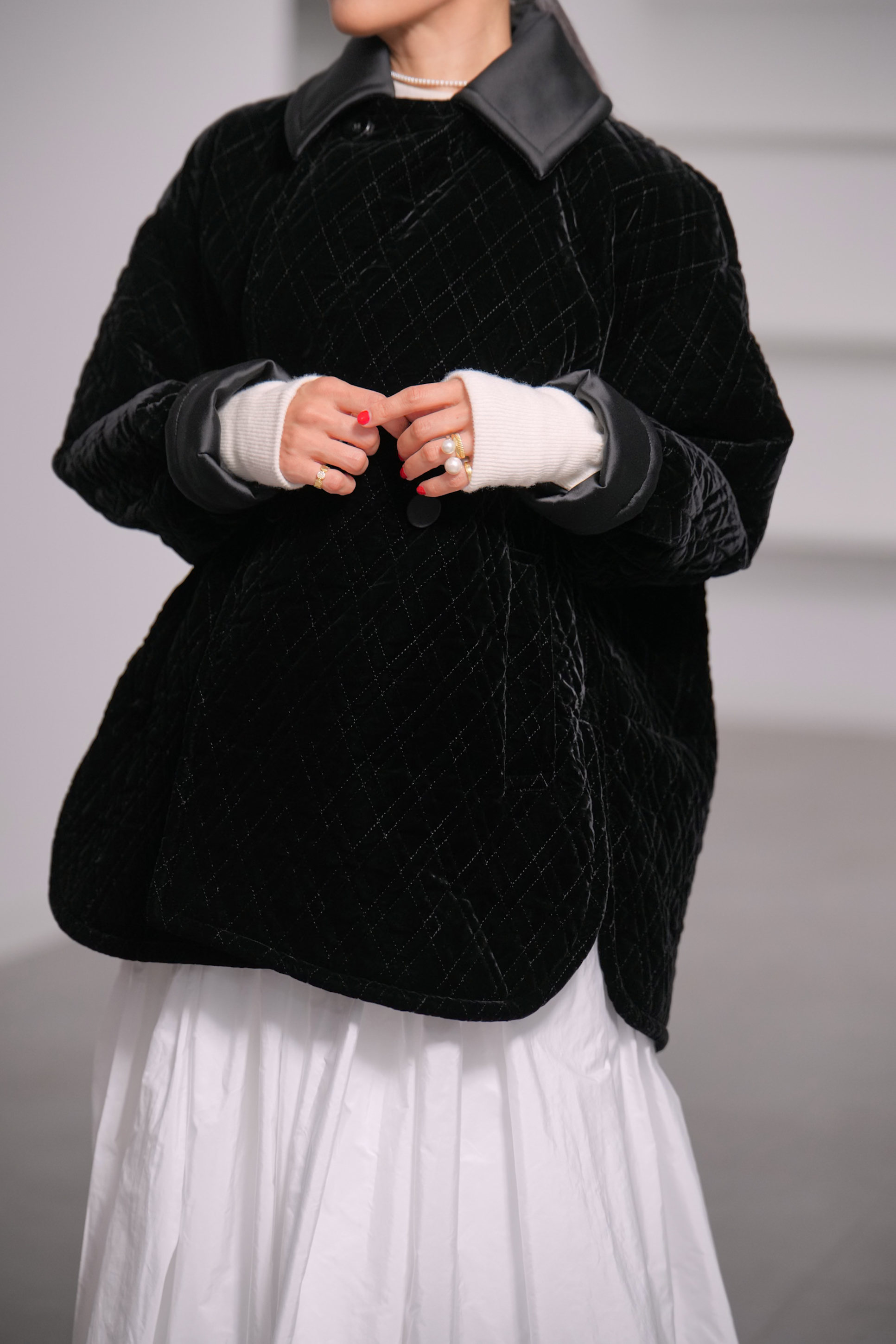 【12月中旬デリバリー予定】Seth Velvet Quilt Blackの画像