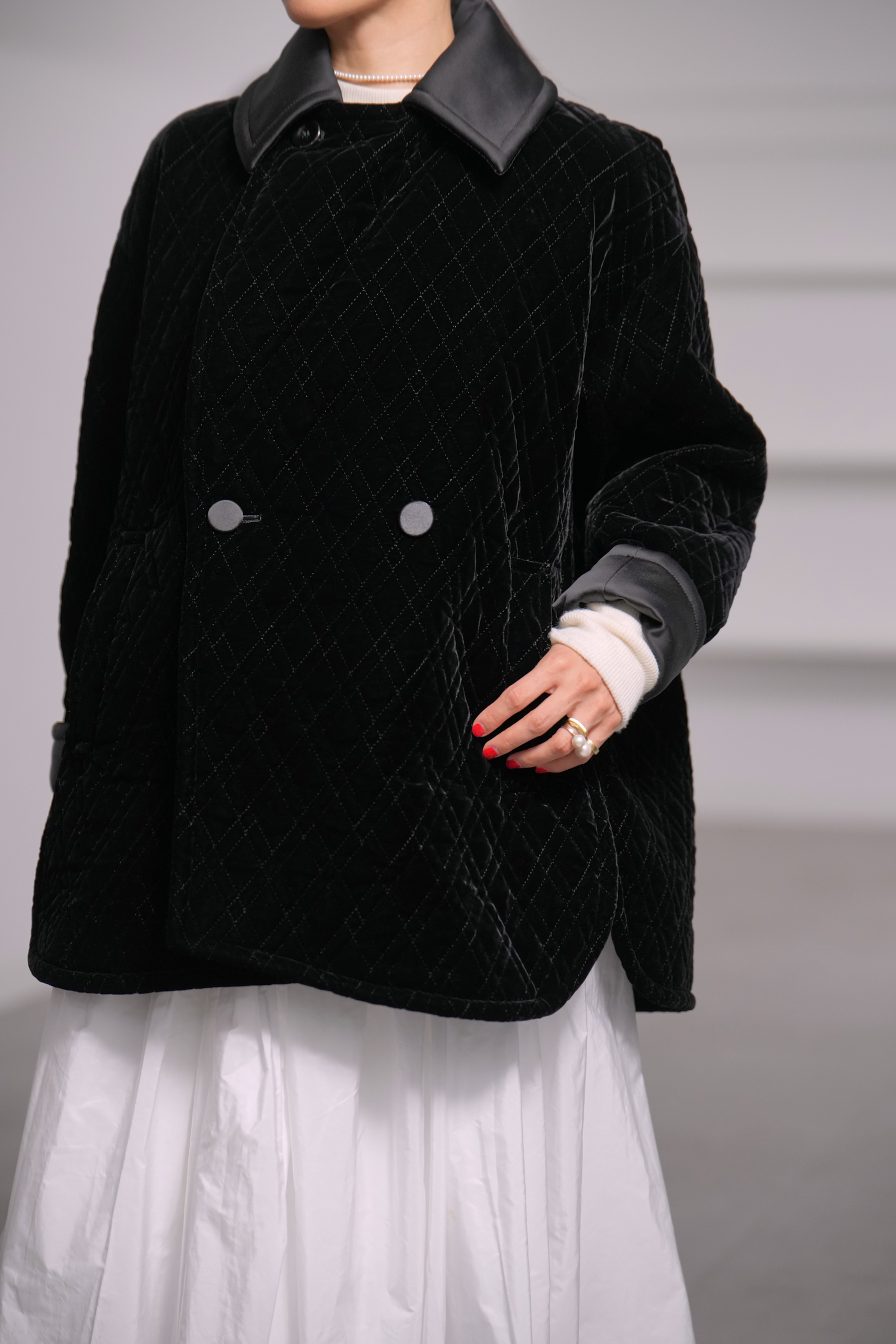 【12月中旬デリバリー予定】Seth Velvet Quilt Blackの画像