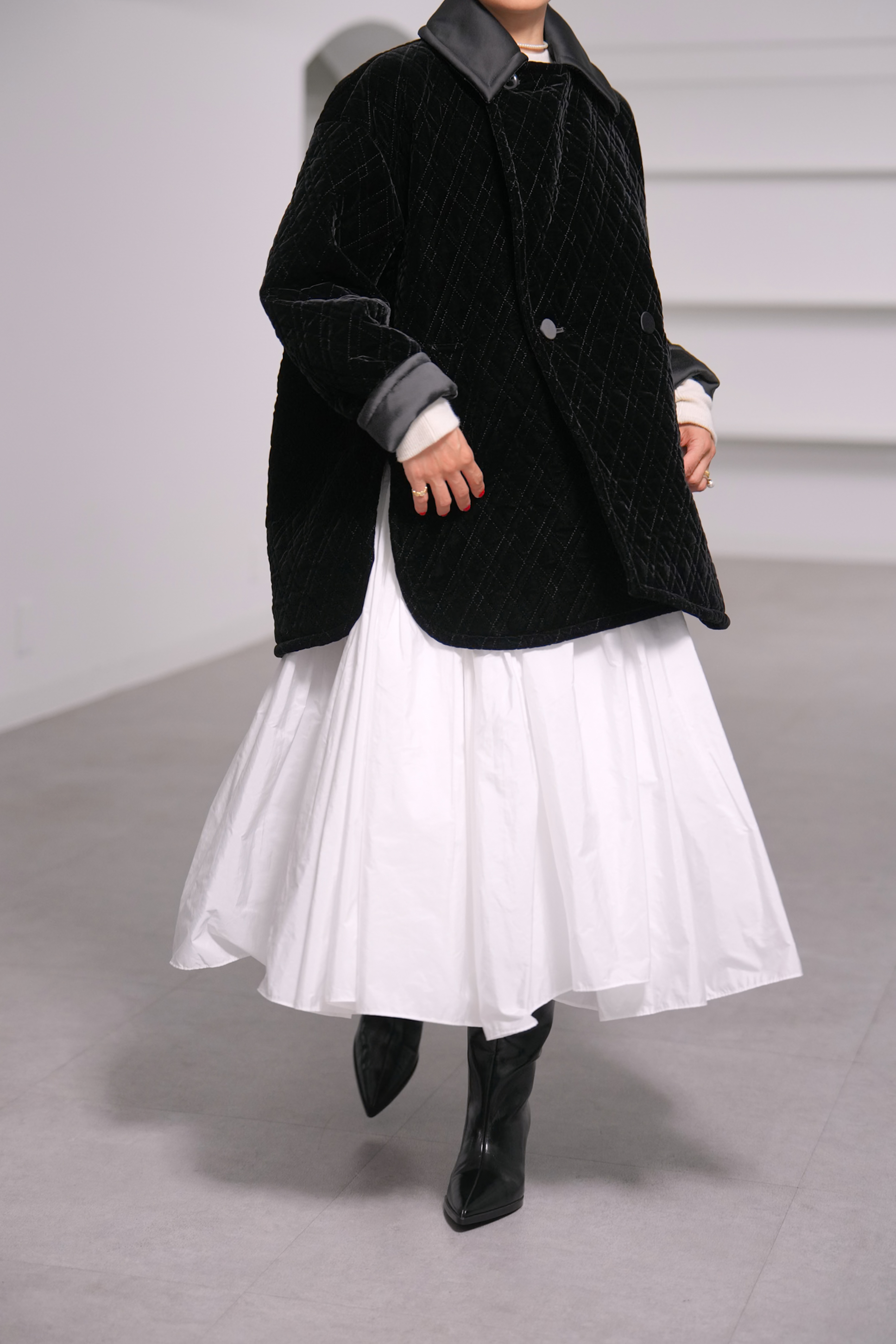 【12月中旬デリバリー予定】Seth Velvet Quilt Blackの画像