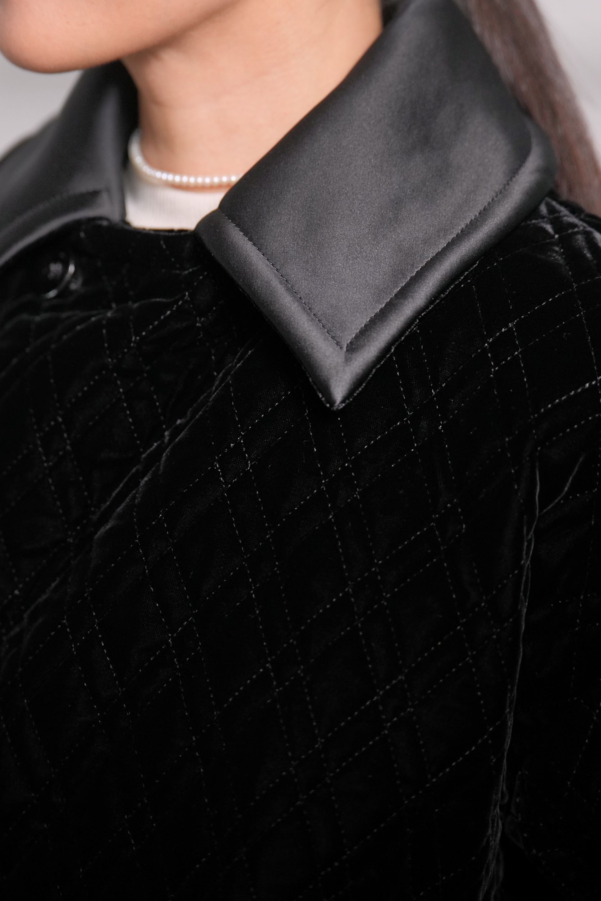 【12月中旬デリバリー予定】Seth Velvet Quilt Blackの画像