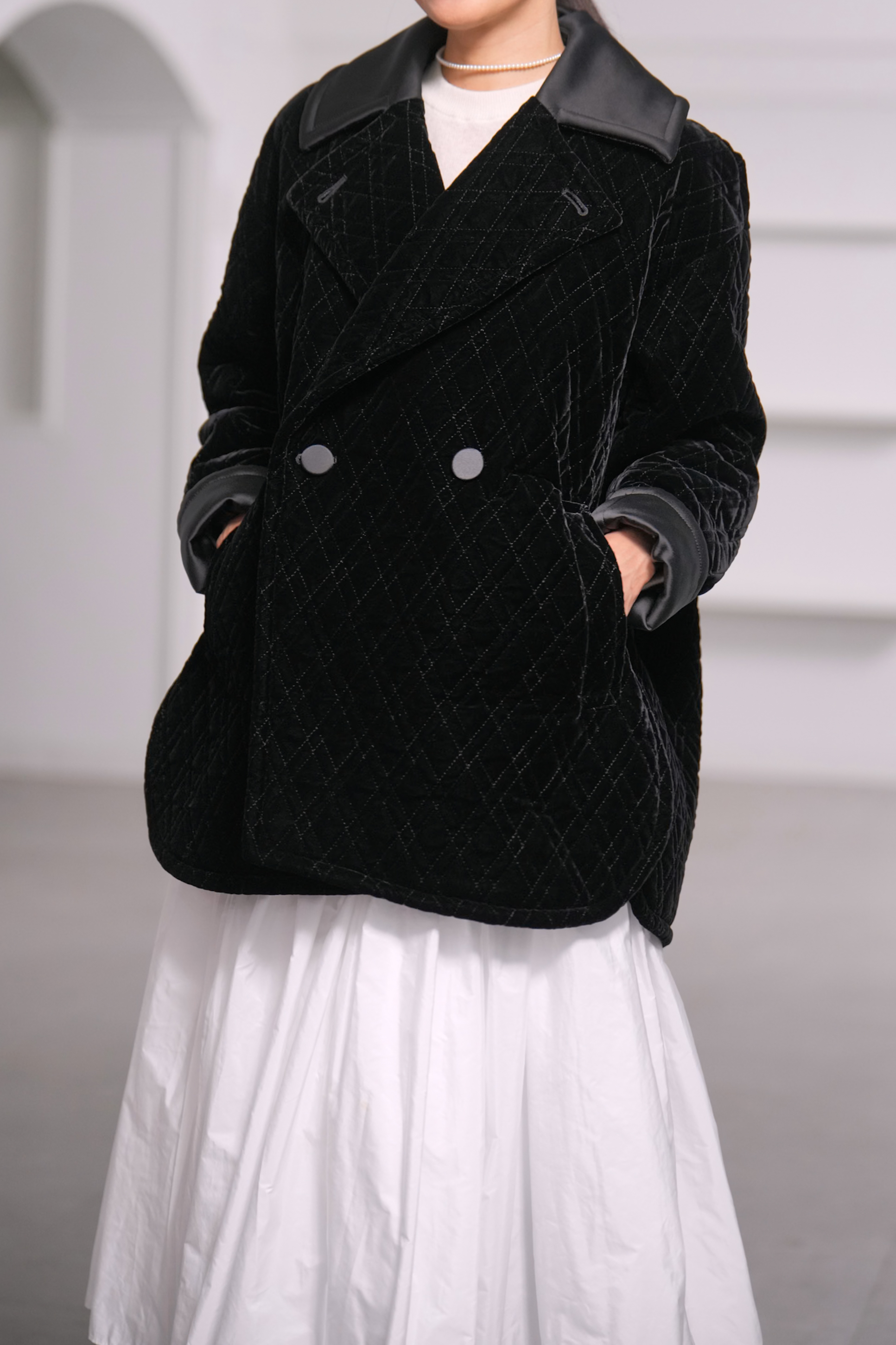【12月中旬デリバリー予定】Seth Velvet Quilt Blackの画像