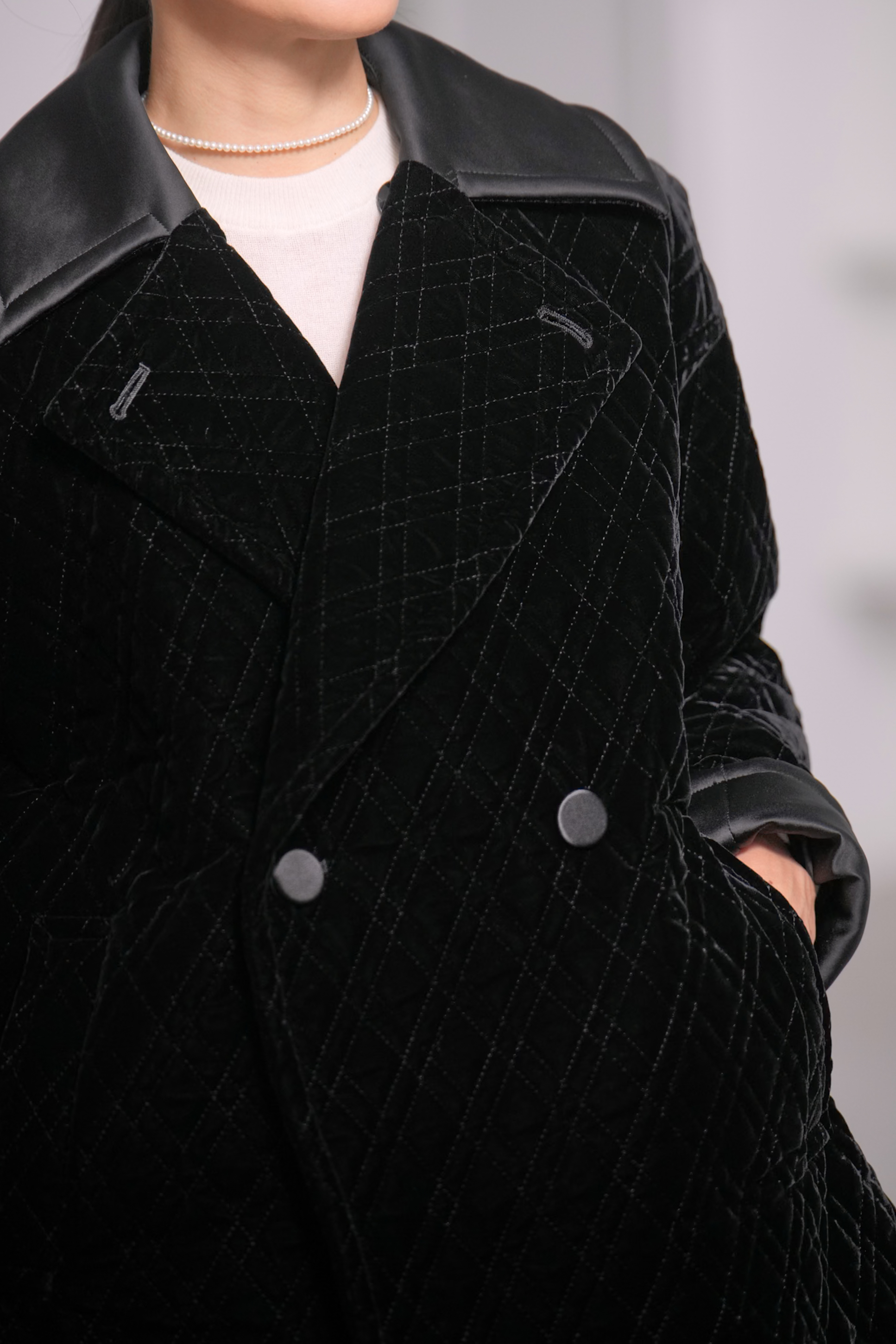 【12月中旬デリバリー予定】Seth Velvet Quilt Blackの画像