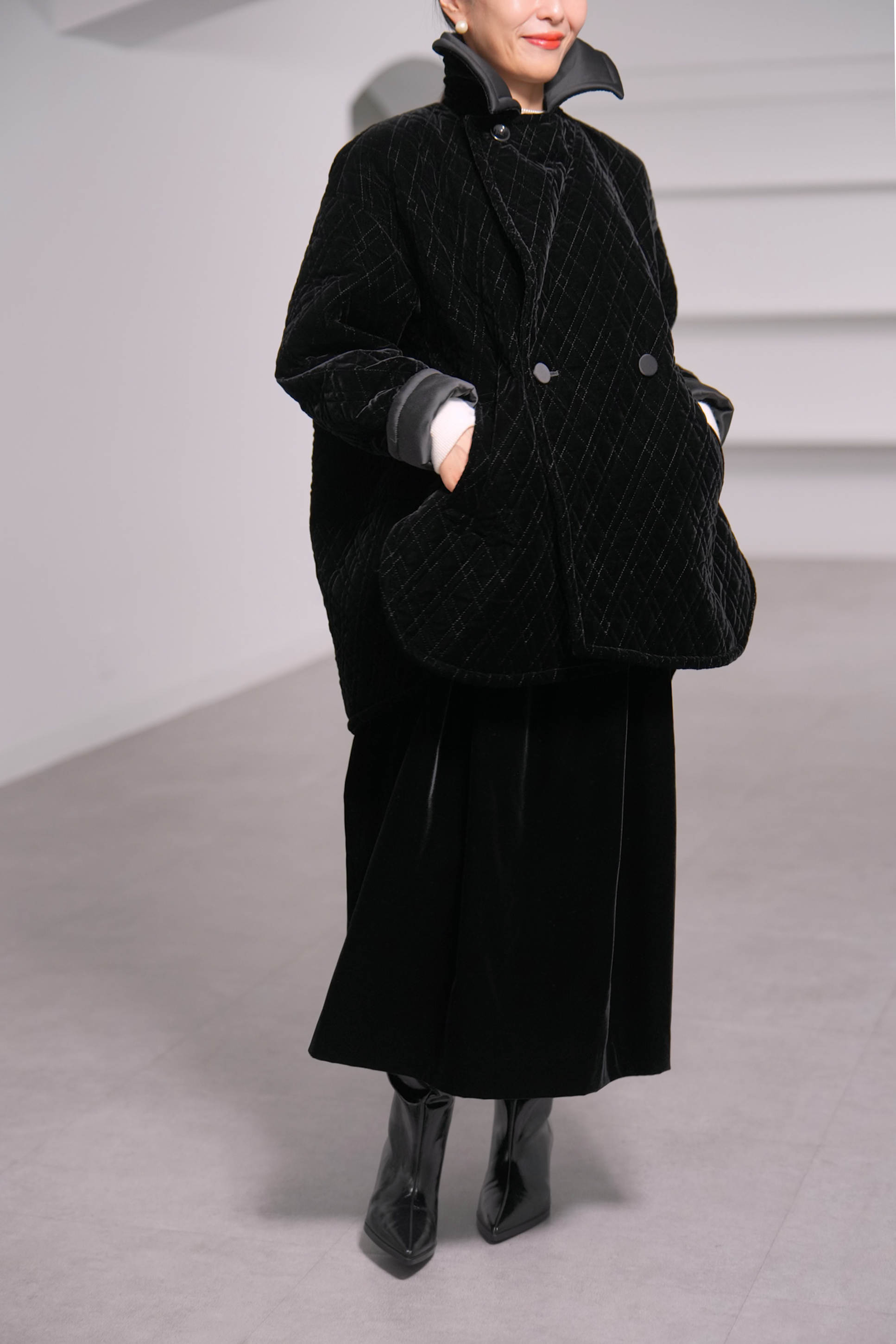 【12月中旬デリバリー予定】Seth Velvet Quilt Blackの画像