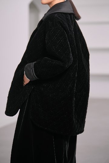 【12月中旬デリバリー予定】Seth Velvet Quilt Blackの画像