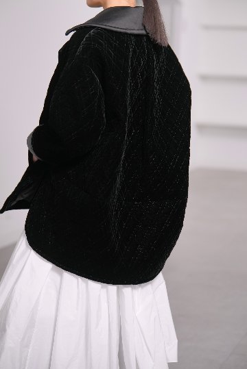 【12月中旬デリバリー予定】Seth Velvet Quilt Blackの画像