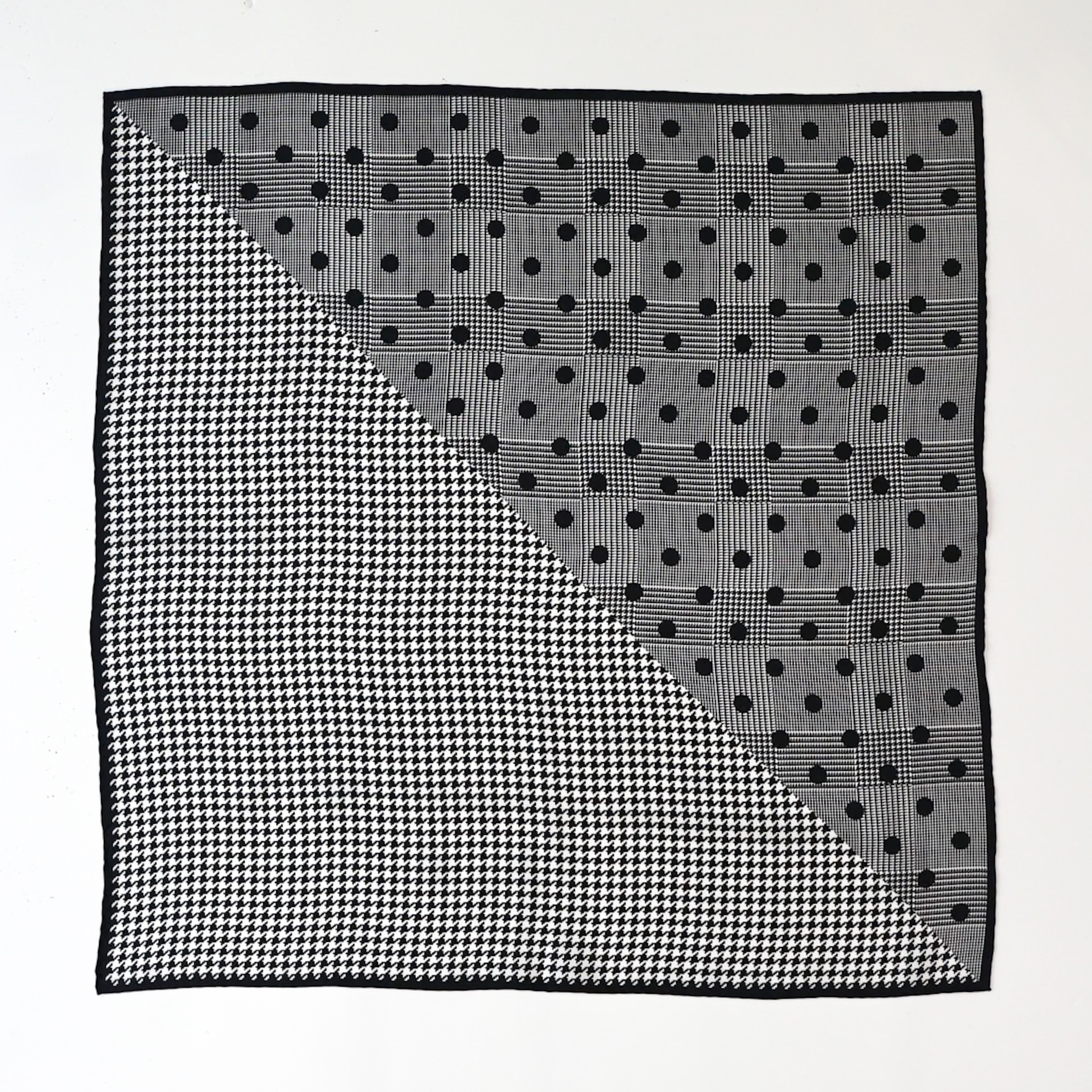 Tanya Houndstooth Polkaの画像