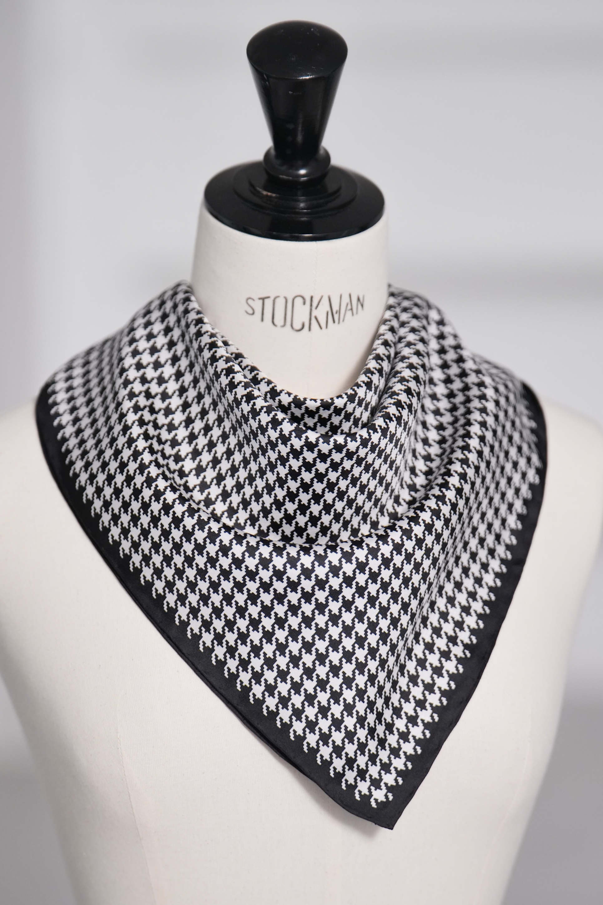 Tanya Houndstooth Polkaの画像