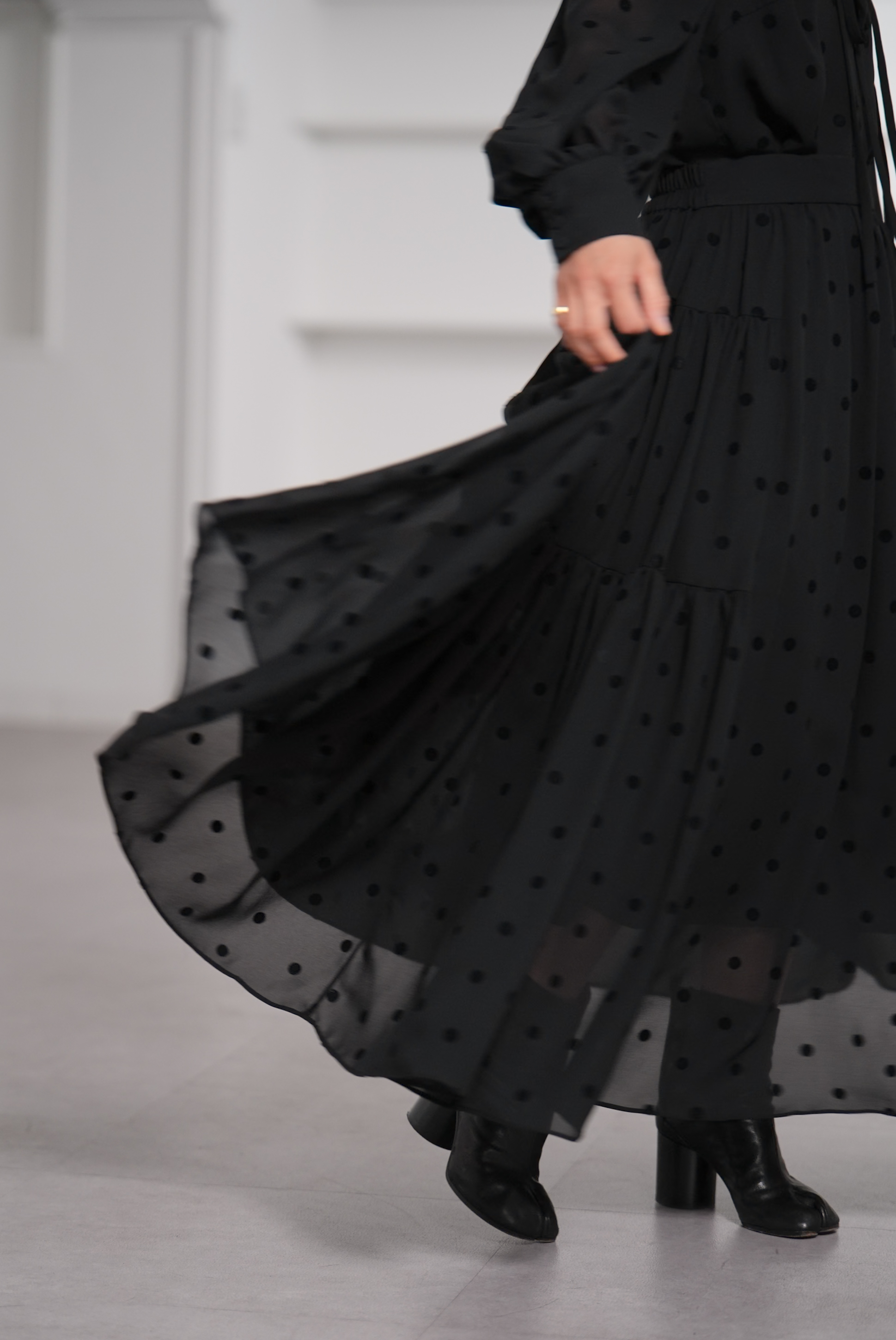 Michelle Mink Dot Blackの画像
