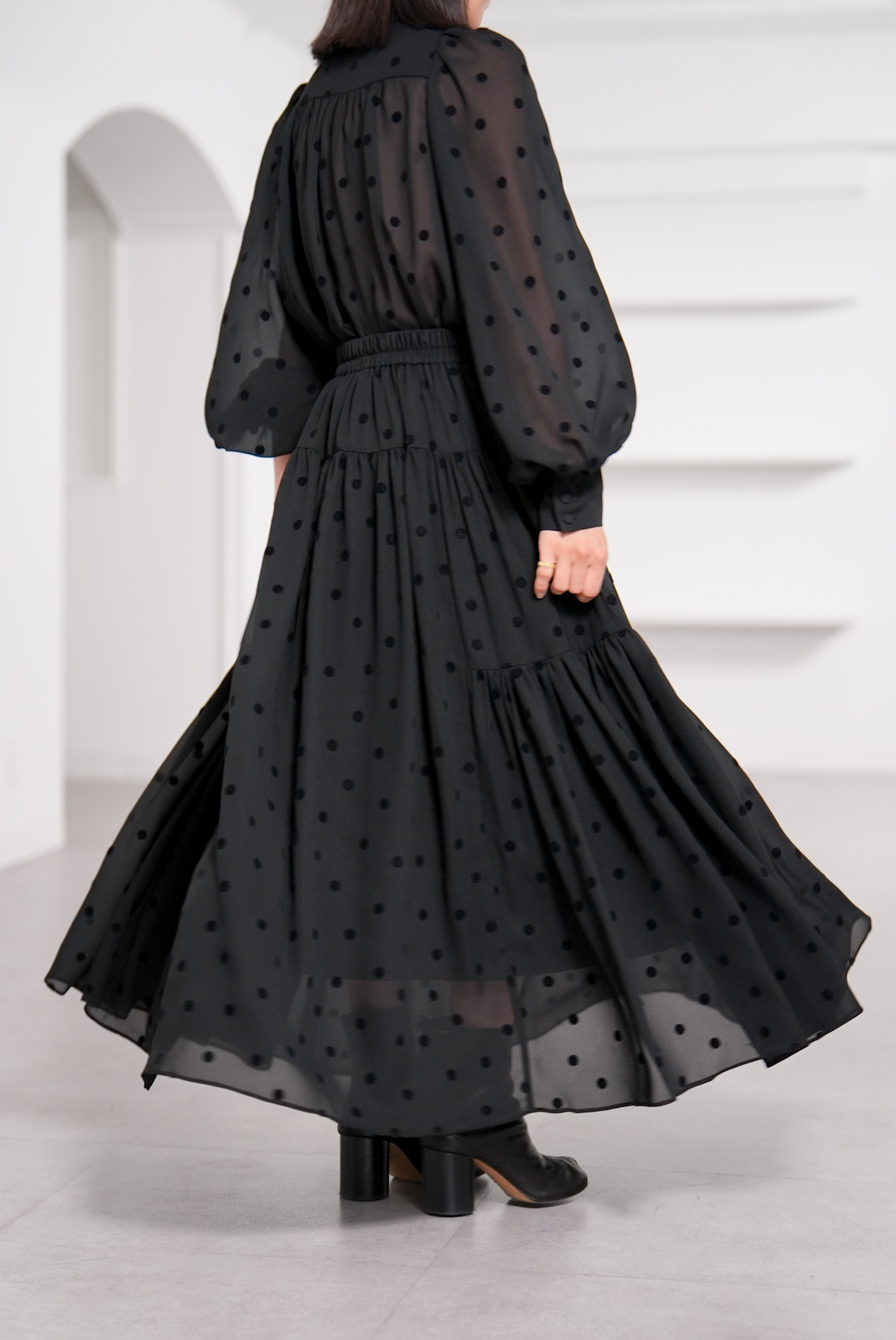 Michelle Mink Dot Blackの画像