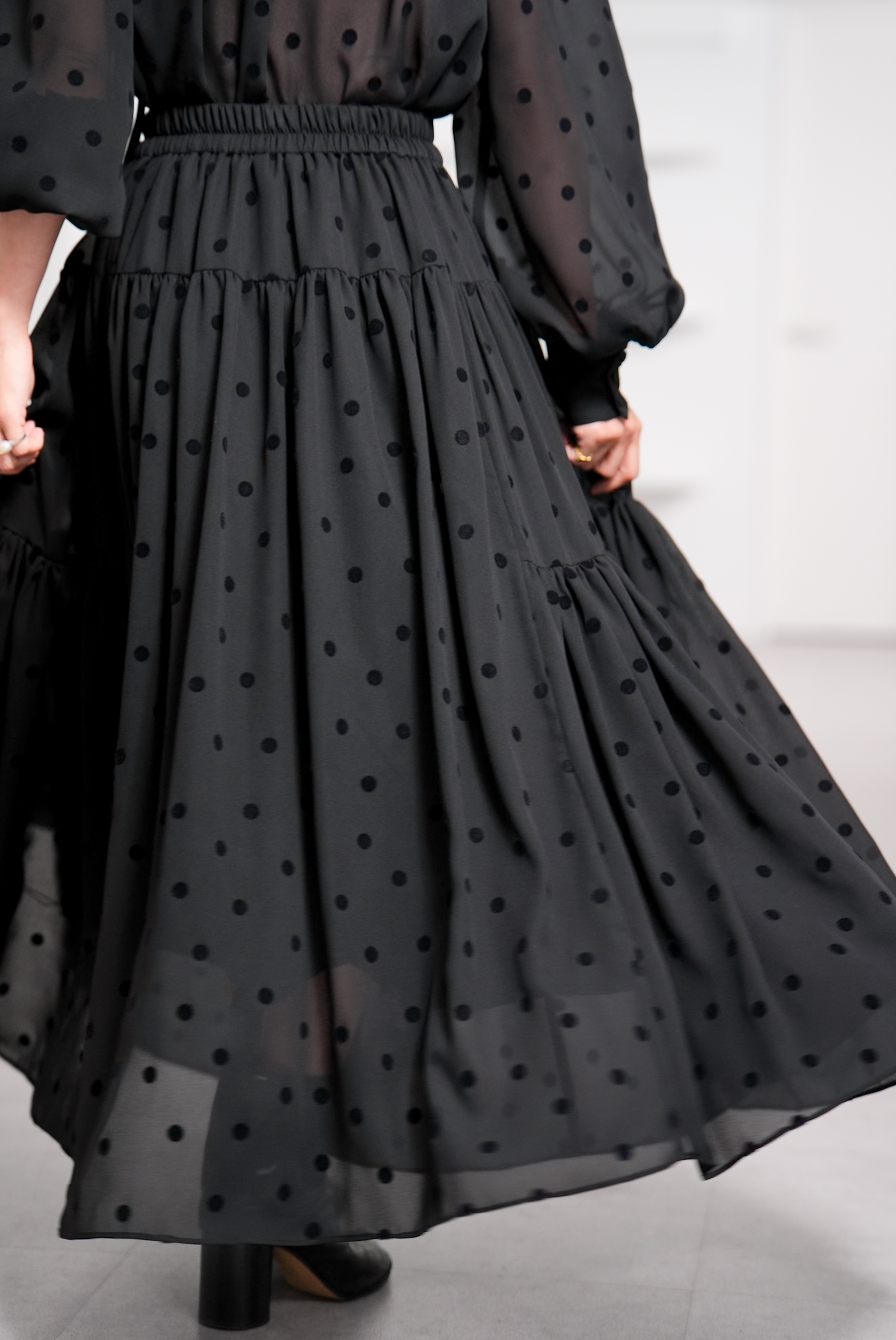 Michelle Mink Dot Blackの画像