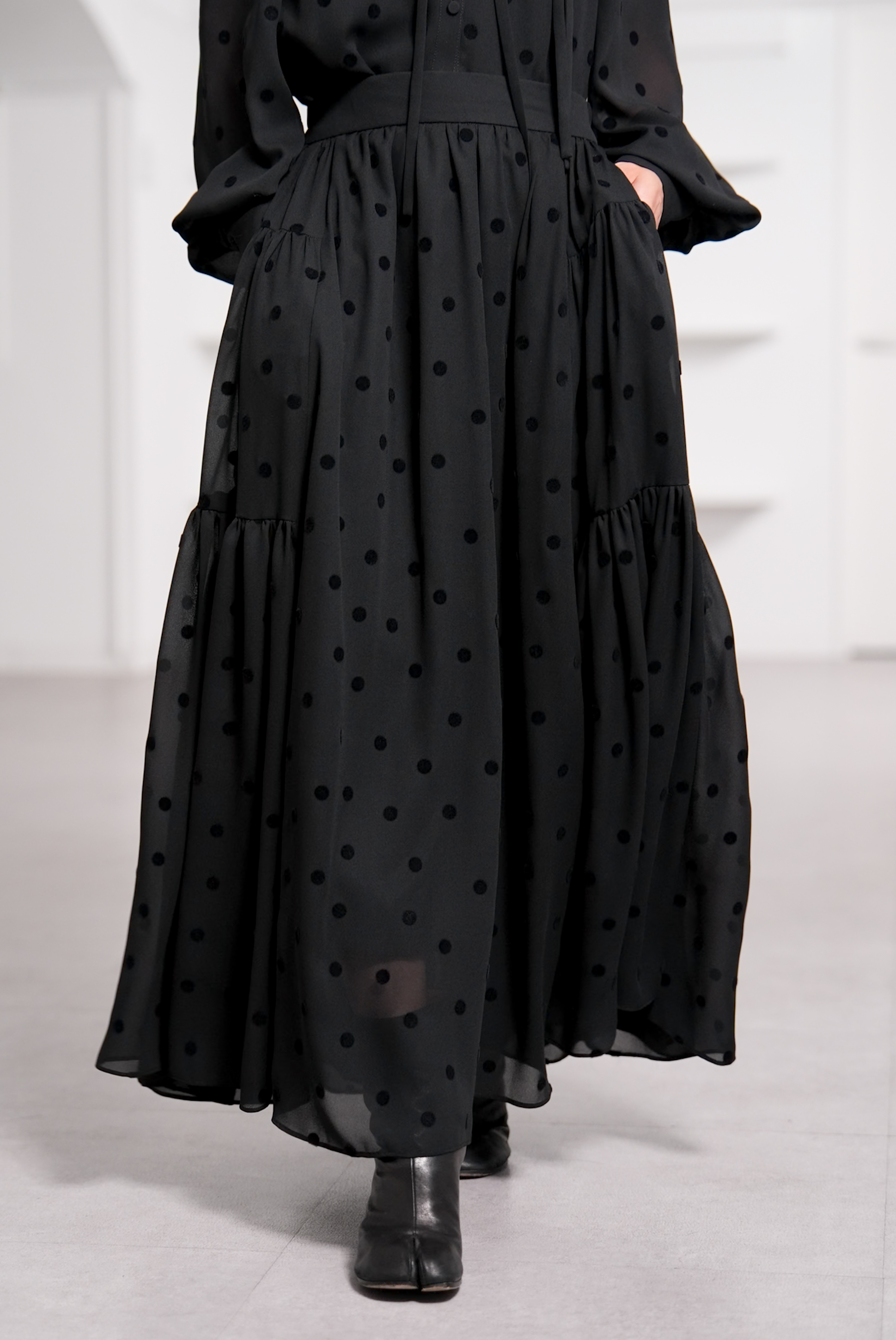 Michelle Mink Dot Blackの画像