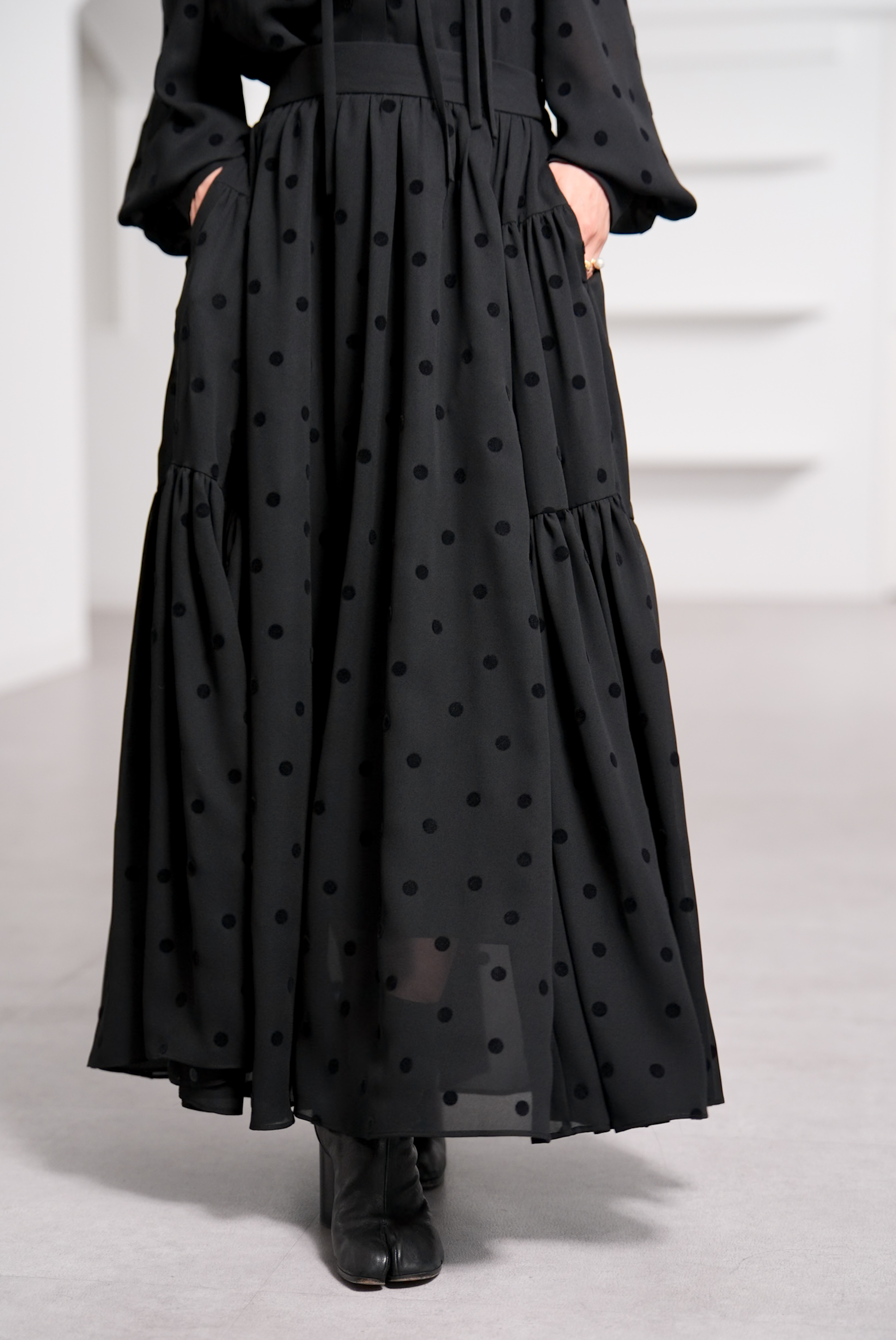 Michelle Mink Dot Blackの画像