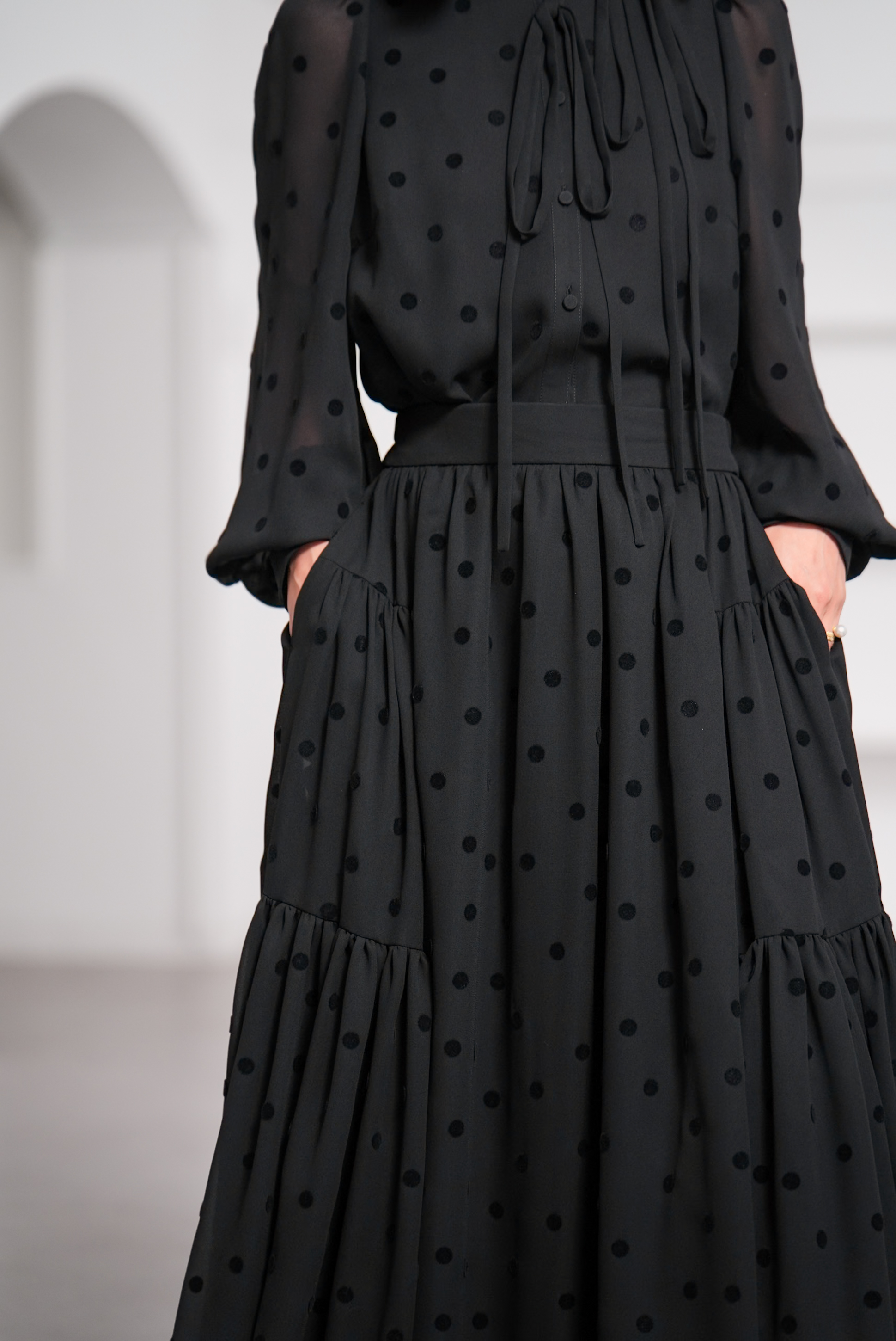 Michelle Mink Dot Blackの画像