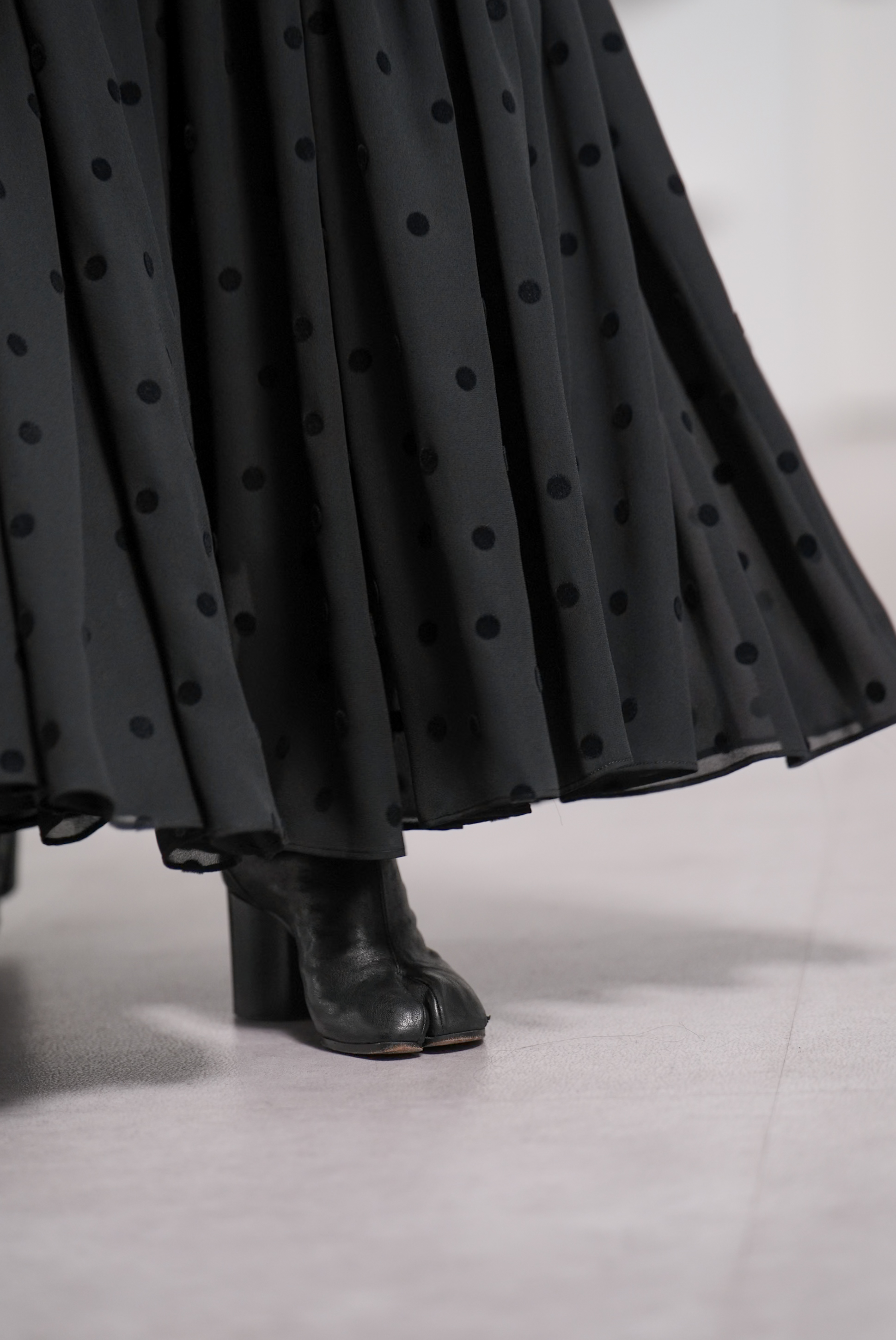 Michelle Mink Dot Blackの画像