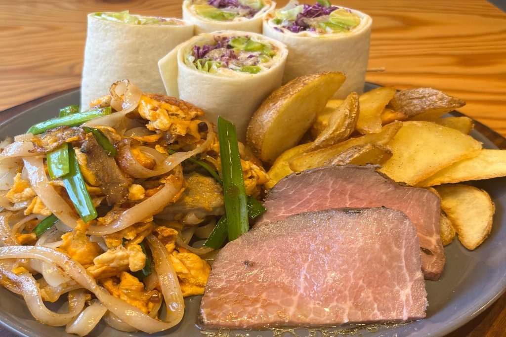 エスニック弁当(木曜お届け)の画像