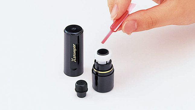 シヤチハタ　ブラック11　【別注品】 [印面サイズ]直径11mm [書体]7書体 [インキ色]6色の画像