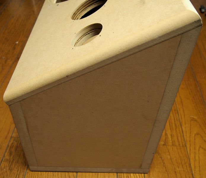 300台形エンクロージャーの画像