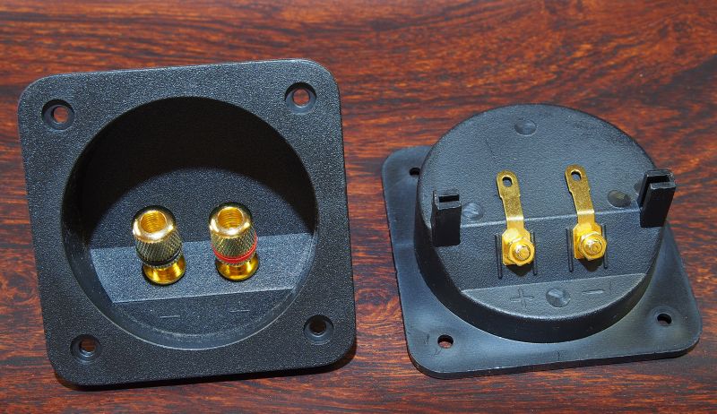 端子台★ねじ式兼バナナプラグ式の画像