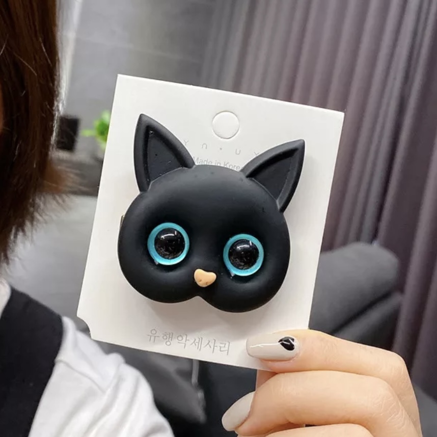 黒猫ヘアクリップの画像