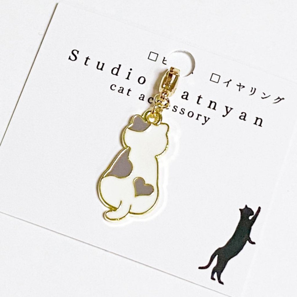 ぶち猫チャーム*後ろ姿の画像