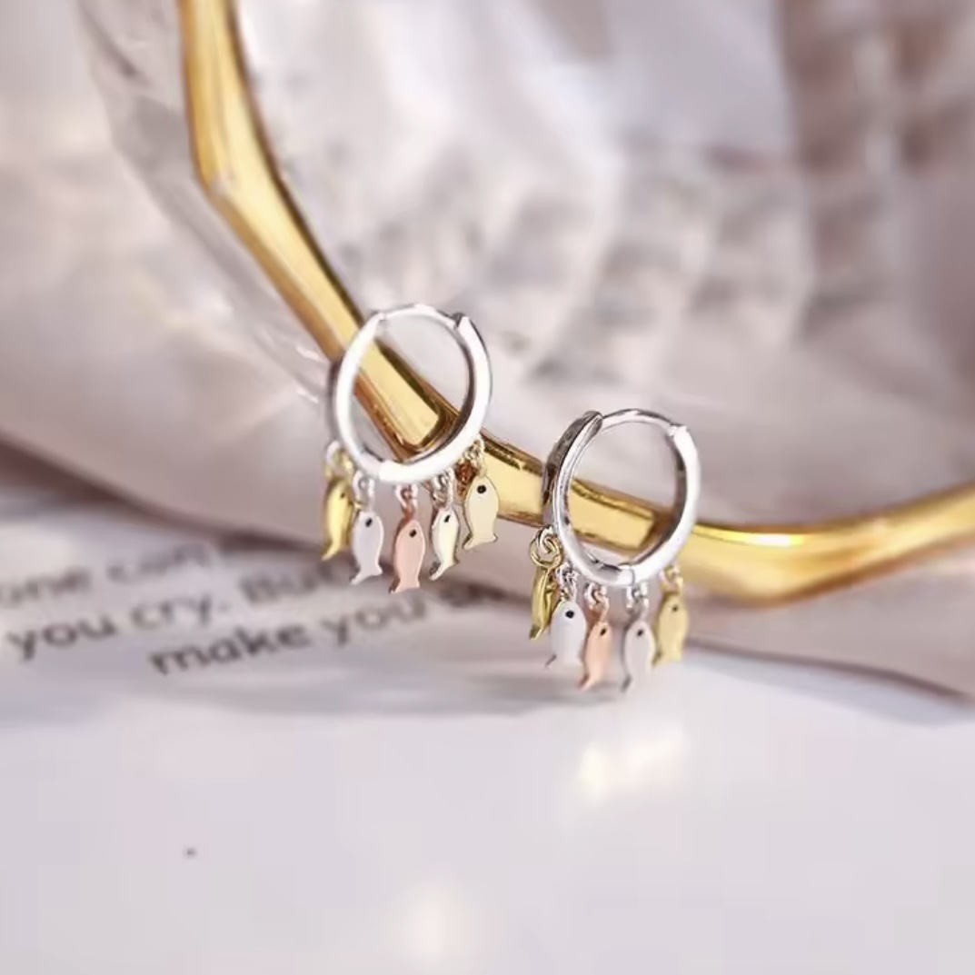 魚ピアス*ゴールドの画像