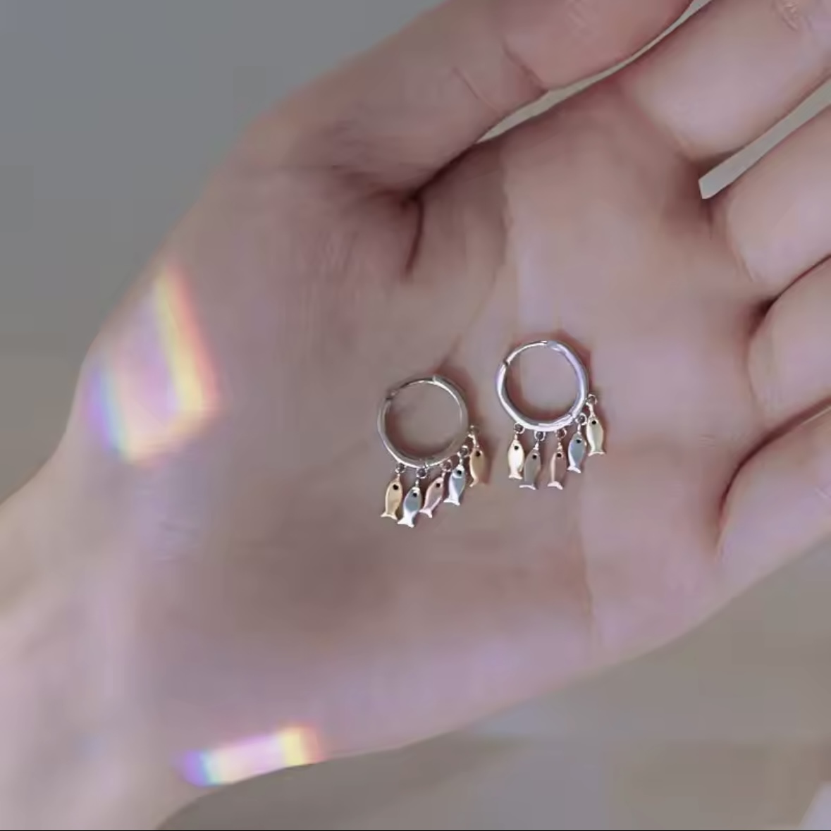 魚ピアス*ゴールドの画像