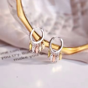 魚ピアス*ゴールドの画像