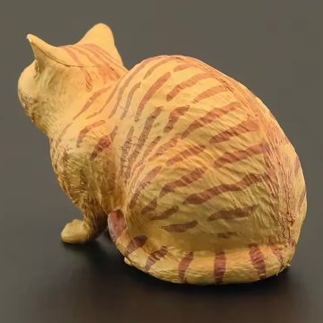 茶トラ猫フィギュアの画像