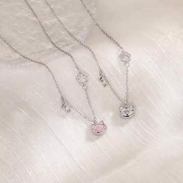猫ネックレス*ピンク＆クリアの画像