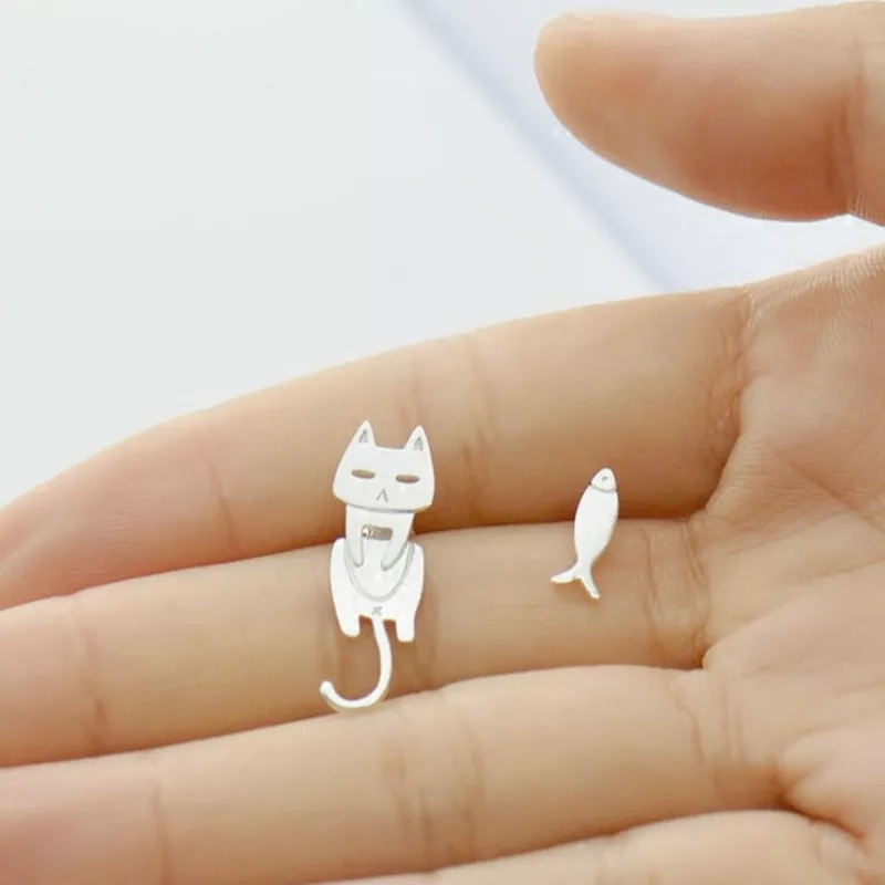 ぶらさがりにゃんこ＆さかなピアス*シルバーの画像