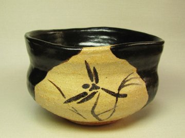 黒織部茶碗（蜻蛉）　桐箱付き画像