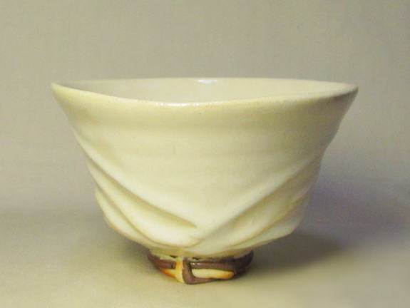 白釉結び高台茶碗（小）　桐箱付きの画像