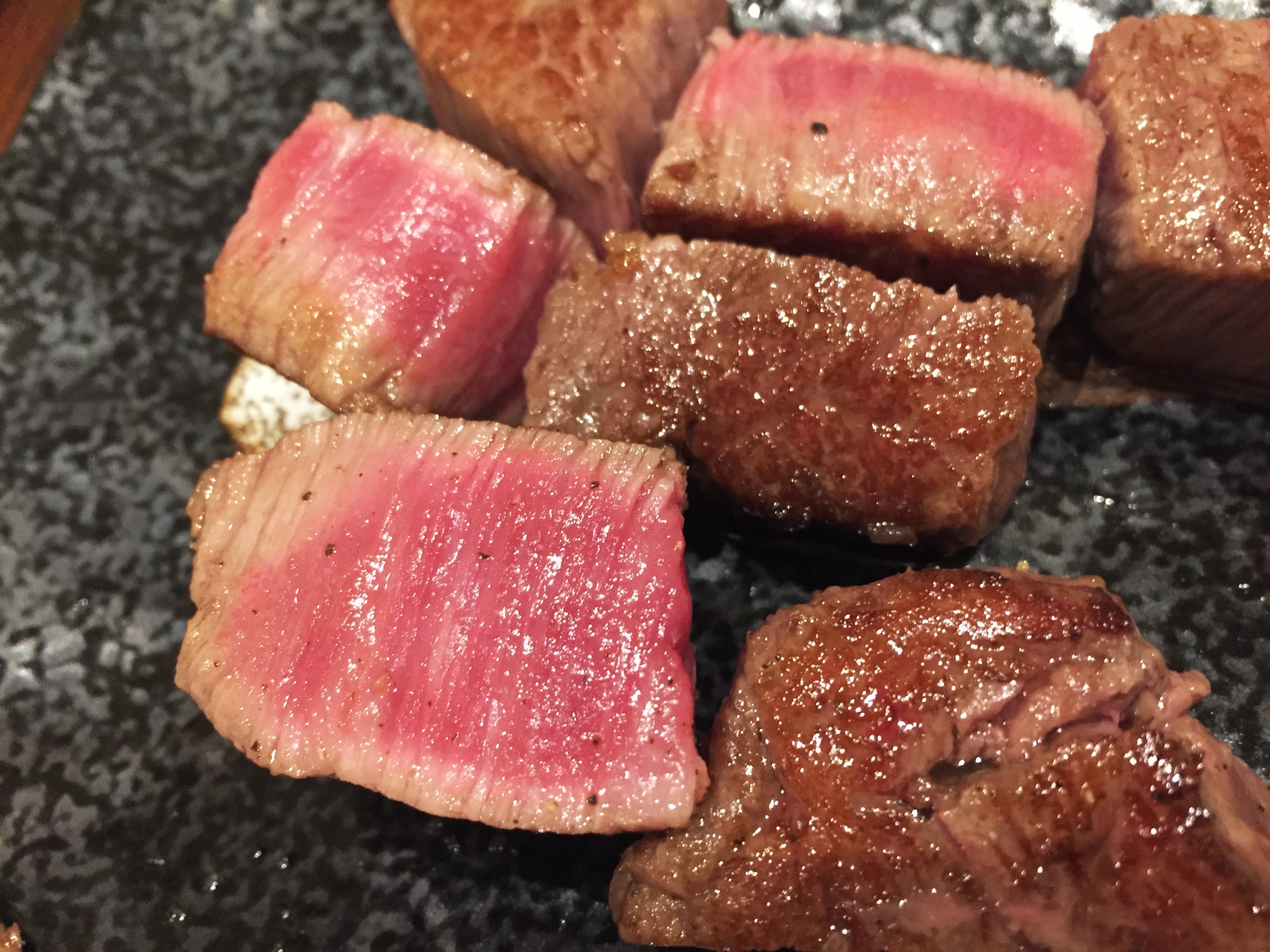 米沢牛 A5ランク 赤身肉のサイコロステーキ 300g画像