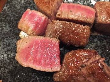 米沢牛 ステーキセット 【セット内容：米沢牛サーロインステーキ(200g) 米沢牛赤身サイコロステーキ(300g)】 / 量より質という方へ 特別なステーキはいかが？画像
