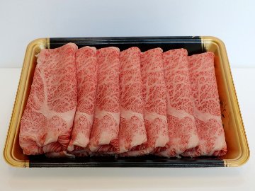 【お歳暮・冬ギフト・お年賀】 米沢牛 肩ロース (すき焼き用) / ギフト包装でお送りします。の画像