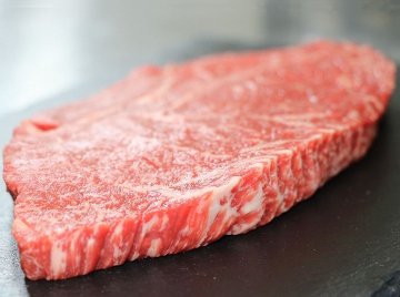 米沢牛 赤身 ステーキ (内もも) 【サイズ：100g または 150g ～】 / コスパがよく脂身が苦手な方にもオススメです！の画像