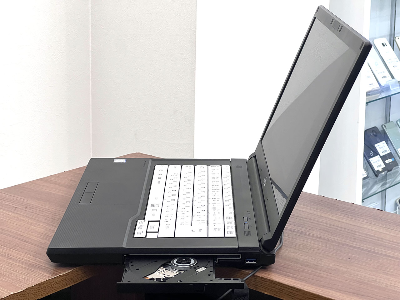 Fujitsu LIFEBOOK A747/S i5-7gen 16GB/S128GB LibreOffice付の画像