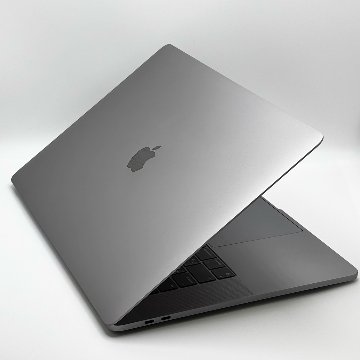 Apple Macbook Pro 2018 15インチ【Core i7 2.2GHz/16GB/256GB】イヤホン付きの画像