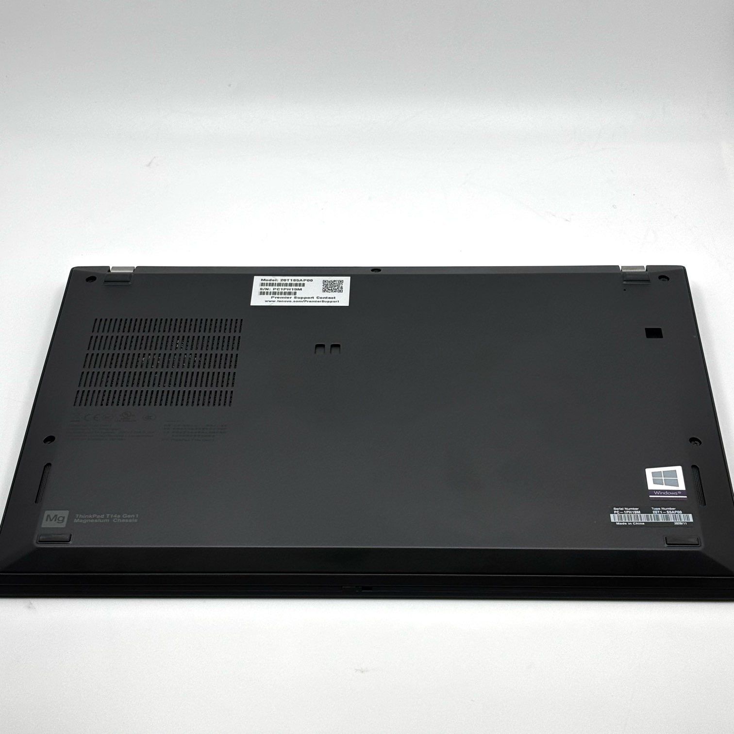 Lenovo ThinkPad T14s Gen 1【i7-10610U(1.80GHz)/32GB/1TB】WPS Office 2付きの画像
