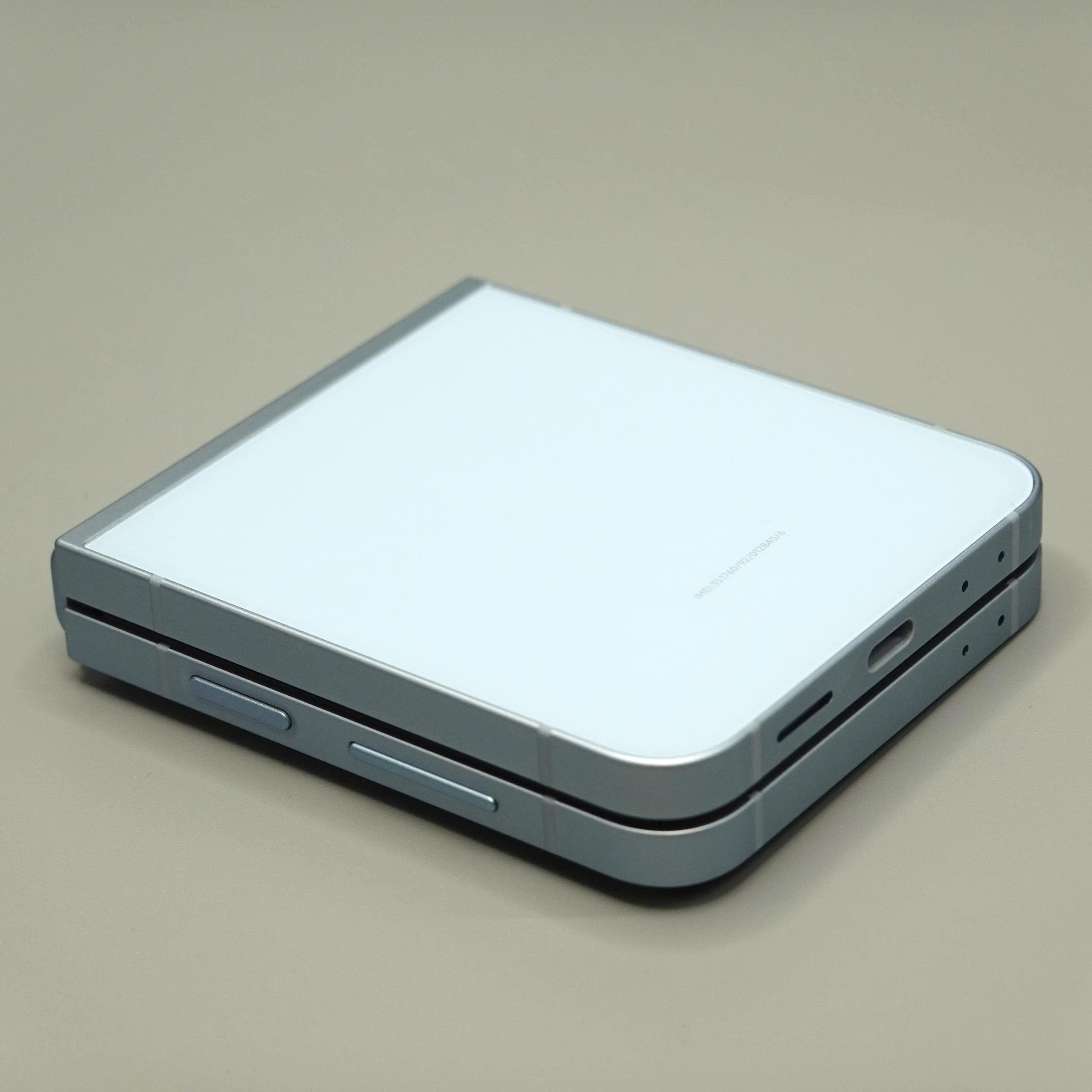 Galaxy Z Flip6 ホワイト 256gb限定色 SIMフリー Samsung Galaxy Z Flip6（ギャラクシーZフリップ6）| Galaxy AI