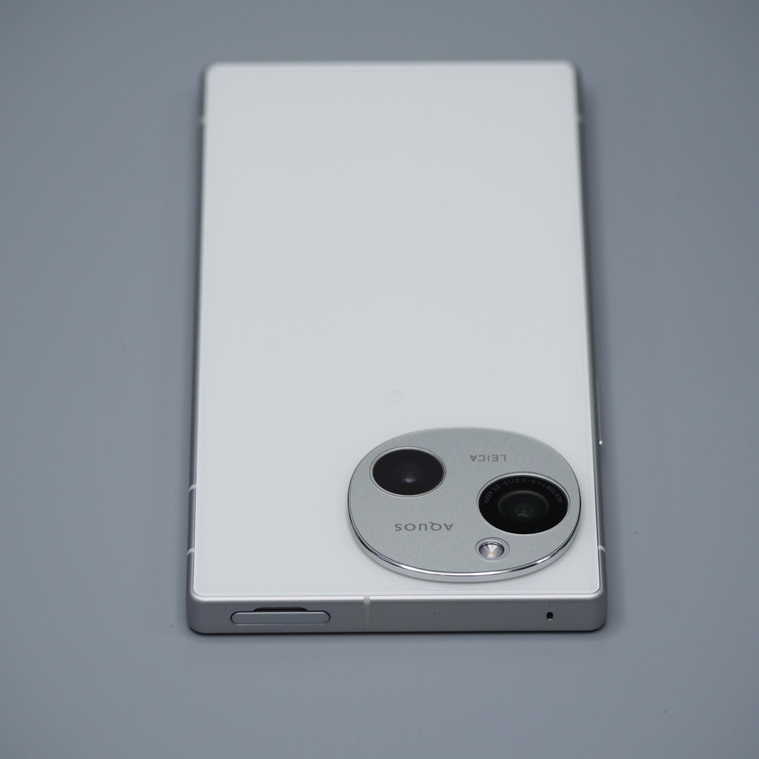 【良品】Sharp Aquos R9 256GB 【Sofbank版SIMフリー】の画像