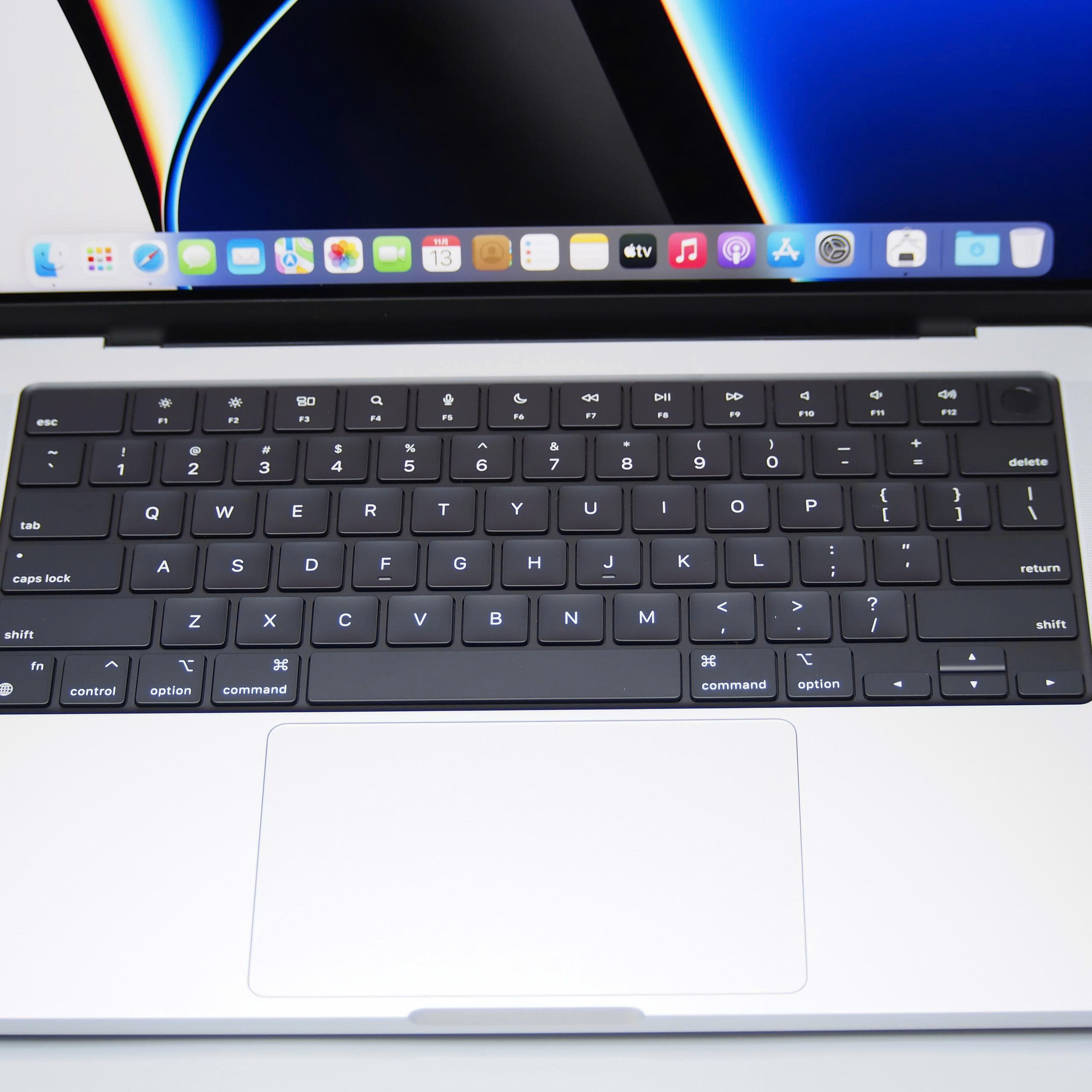 美品】Macbook Pro (14-inch, 2021) Apple M1Pro 32GB/1TB シルバー