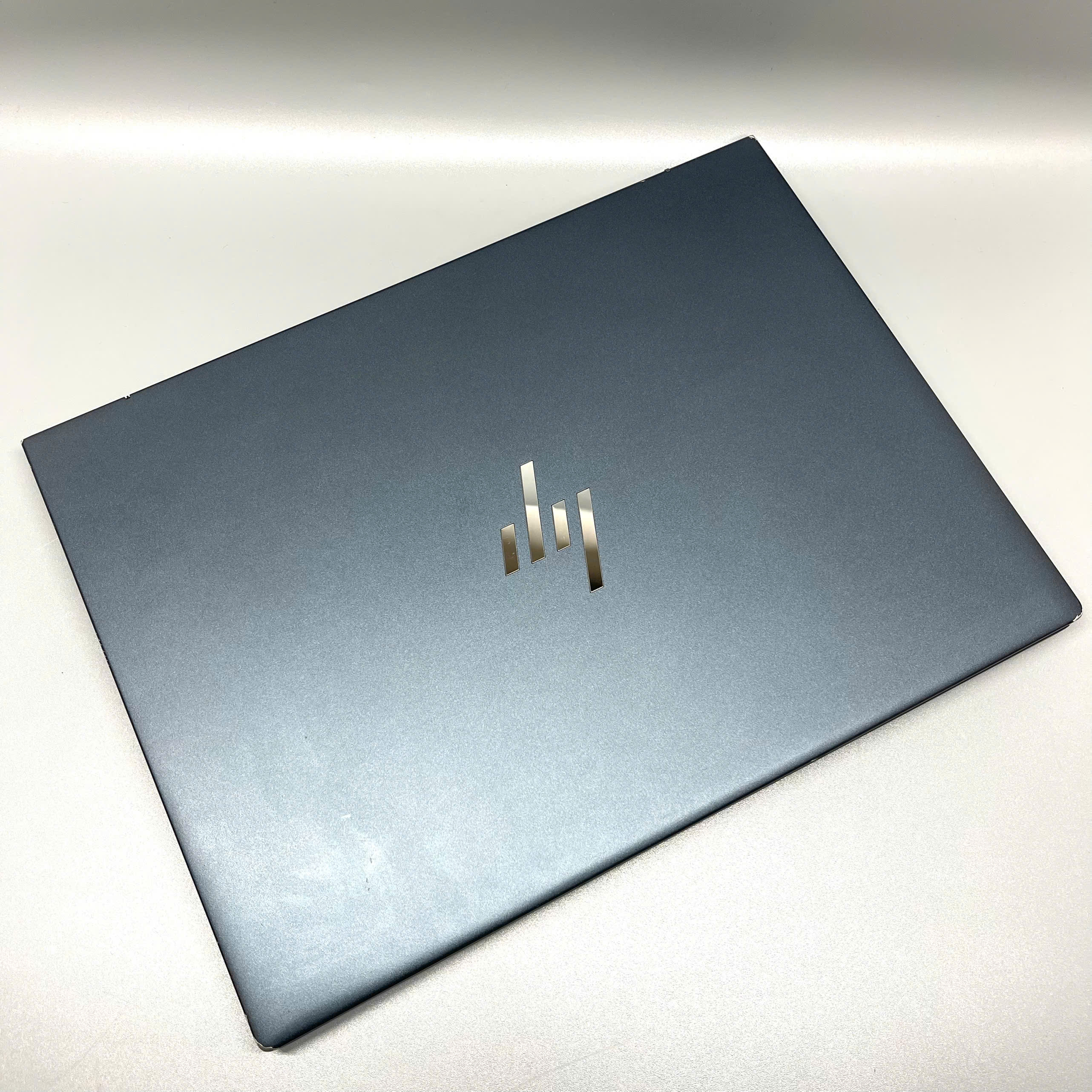 HP Elite Dragonfly G3【i5-1245U(1.6GHz/16GB/256GB SSD/Win11】WPS Office2付きの画像