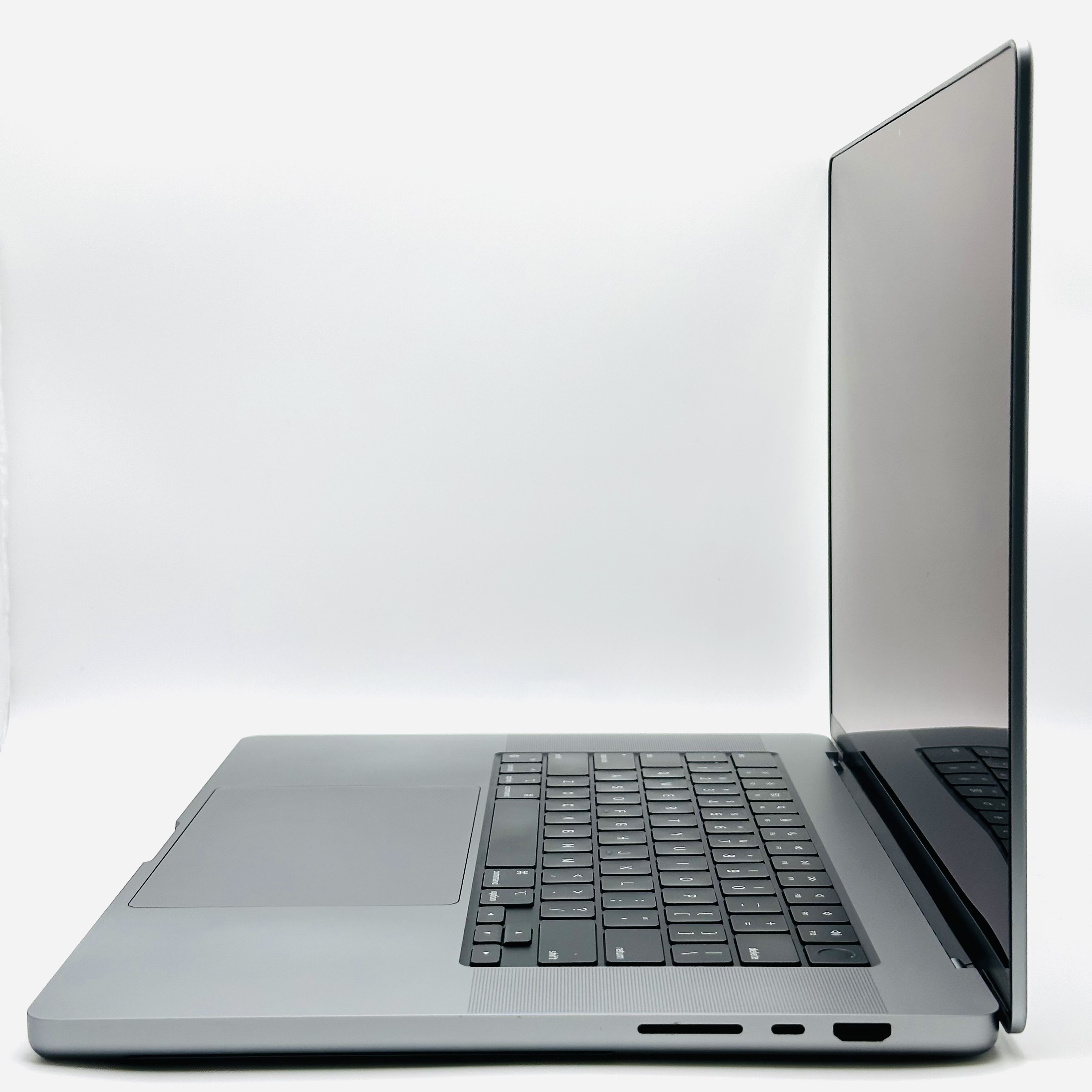 【US配列】Macbook Pro (16-inch, 2021) Apple M1 Max/64GB/2TB スペースグレイの画像