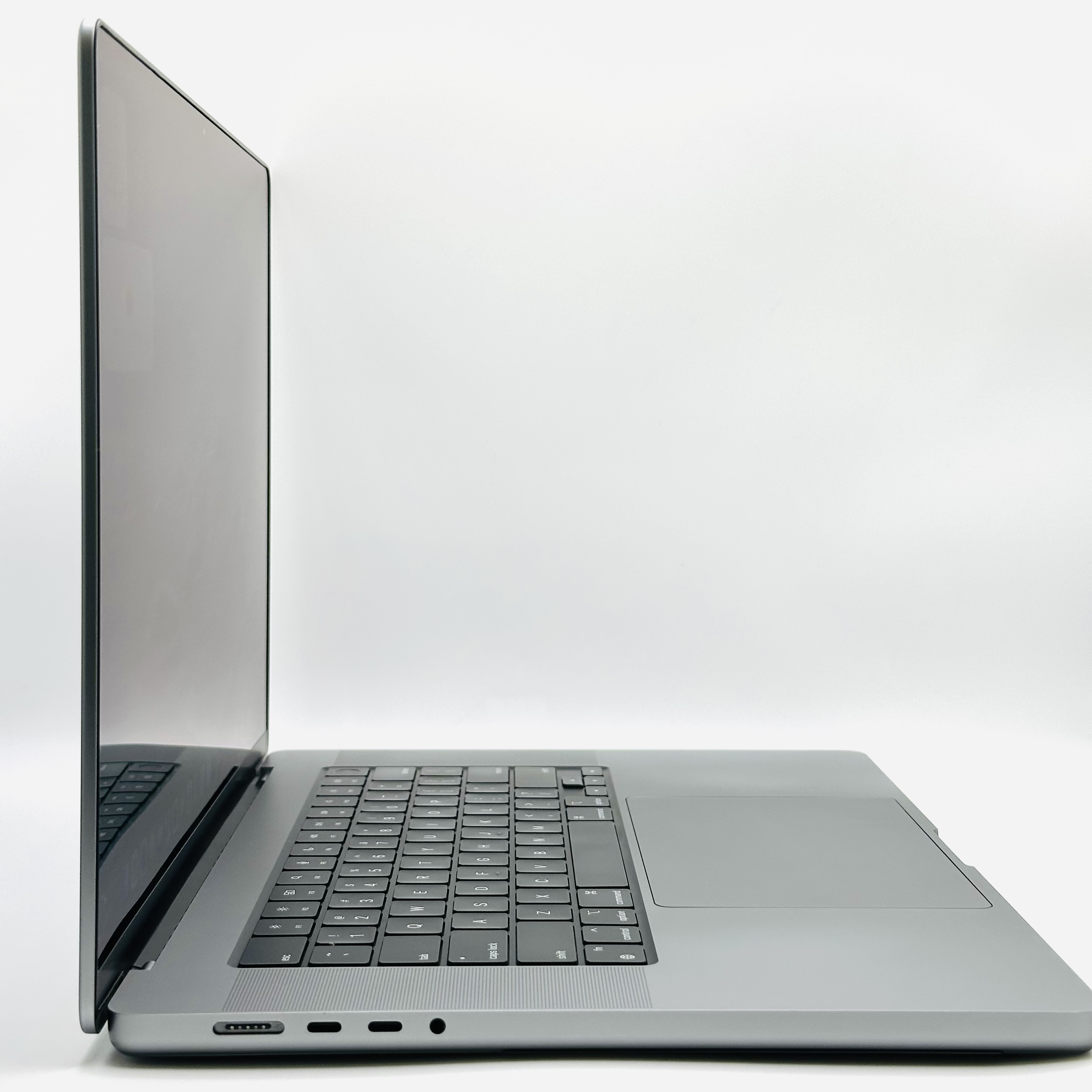 【US配列】Macbook Pro (16-inch, 2021) Apple M1 Max/64GB/2TB スペースグレイの画像