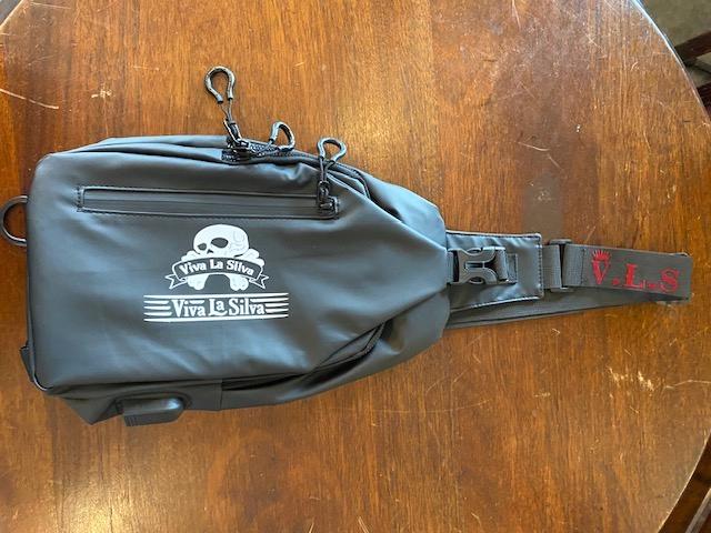 v.l.s ボディーバッグの画像